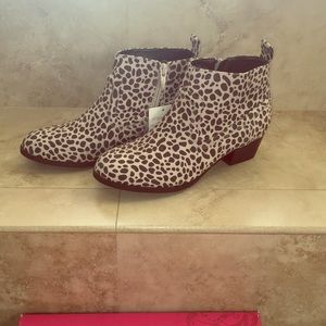 NEW Leopard Boots Girls size 5 or Lady size 6.5-7